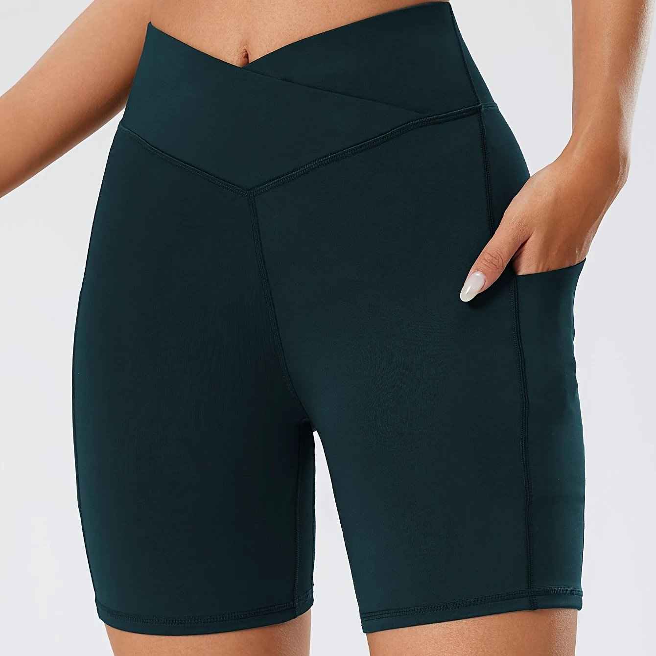 Sculpt Pocket Shorts – High Waist V-Waist Fit - NORDUM.SHOP