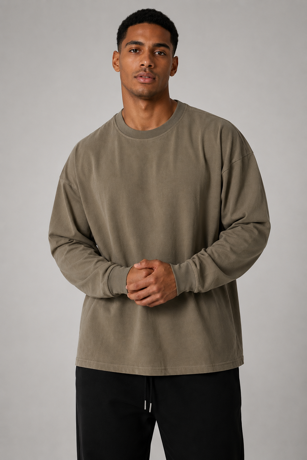 men’s everyday long sleeve military green oversized front fit