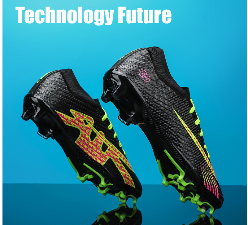 GripLock Soccer Cleats - NORDUM.SHOP