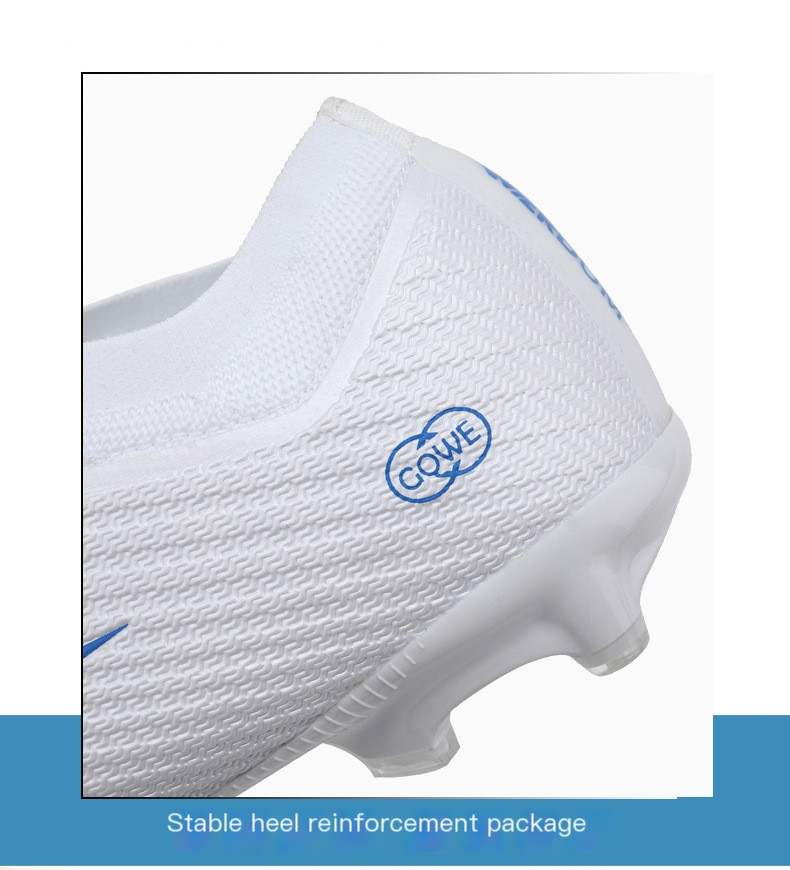 GripLock Soccer Cleats - NORDUM.SHOP